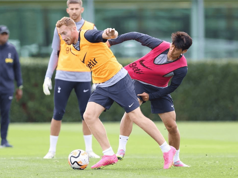 米体：家乡球队维亚雷焦深陷低迷，里皮对球员讲话鼓励他们