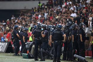 记者：拜仁即将签下17岁的厄瓜多尔中卫奥拉亚