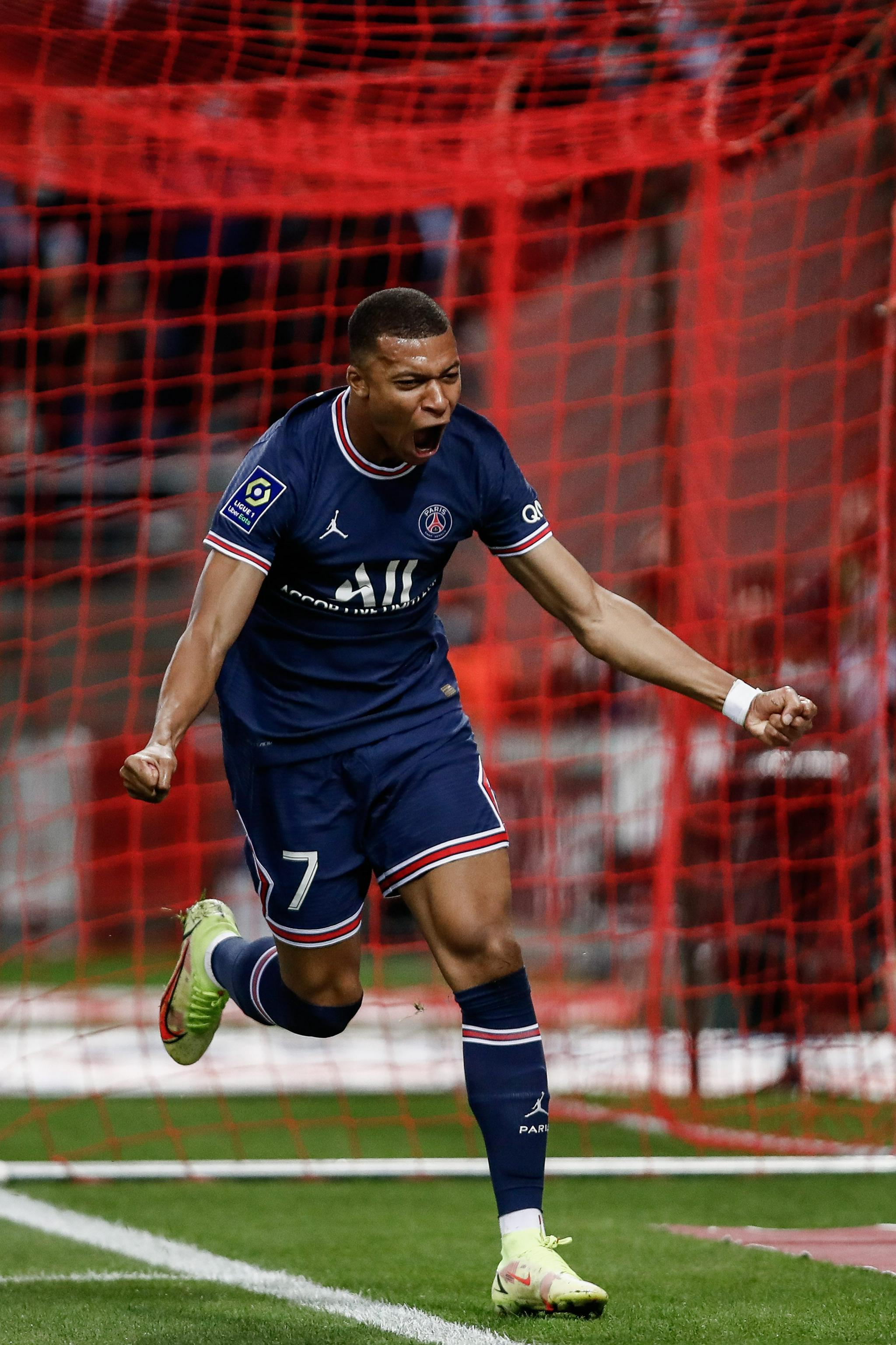 德天空：卢克巴今夏解约金8000万欧，埃贝尔很欣赏他