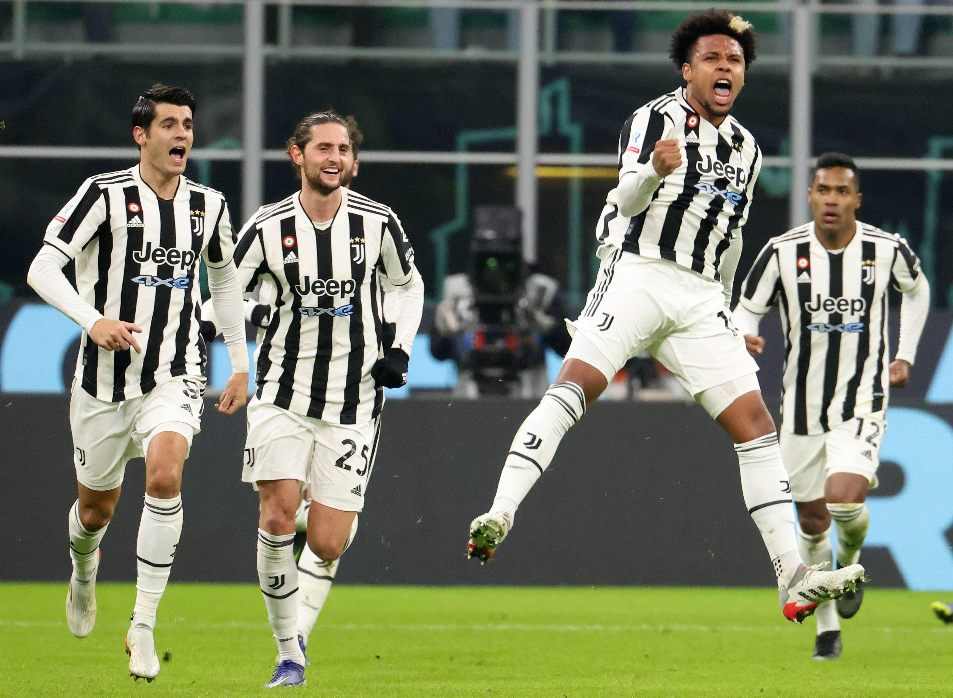 田柾国首登滚石英日韩三版封面，创杂志联动先例（田柾国首次包揽《滚石》英、日、韩三版封面，开创跨刊联动先河）