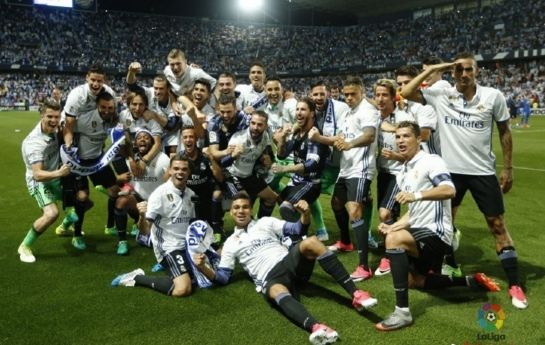 NBA：詹姆斯30+10+8 湖人险胜灰熊（NBA-詹姆斯砍30+10+8，湖人惊险击退灰熊）