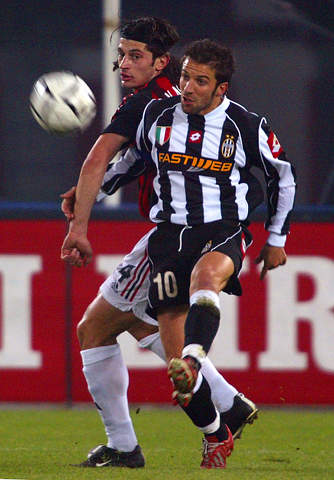 为红魔在英超主场破门！达洛特成为第四位达此成就葡萄牙球员（达洛特英超主场破门，成曼联第4位完成此壮举的葡萄牙球员）