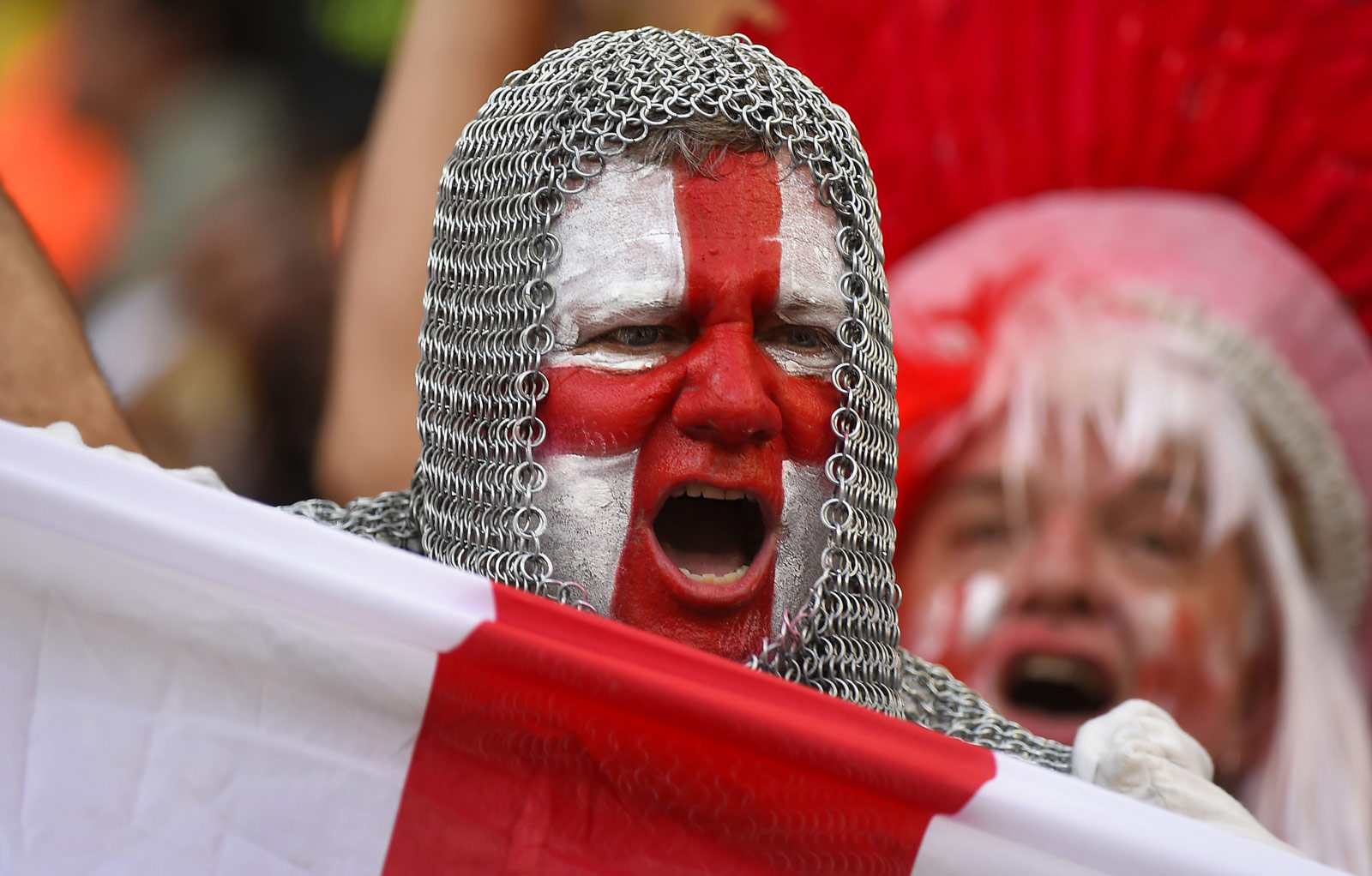 足坛年终大战即时排名：姆巴佩榜首，萨拉赫、托纳利暂32强之外（年终足坛决战实时榜：姆巴佩领跑，萨拉赫与托纳利暂未跻身32强）