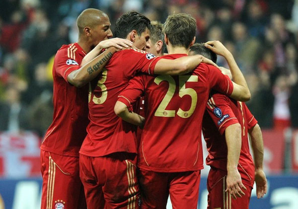 洛杉矶湖人以东契奇38分、11篮板5助攻领跑，太阳迪龙·布鲁克斯33分、吉莱斯皮28分助队反超，双方激烈对决。