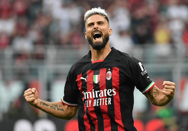 曼联英超15轮4-1胜狼队，近3轮不败，B费2射1传，助球队冲至第六，有望重返欧冠区。（英超第15轮：曼联4-1击退狼队，B费梅开二度+助攻，近3轮不败升至第六，剑指欧冠区）